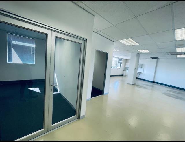 133M² OFFICE TO LET IN FOURWAYS